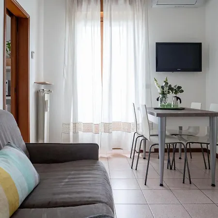 شقة The Rent - Modern Two Bedroom In ميلان