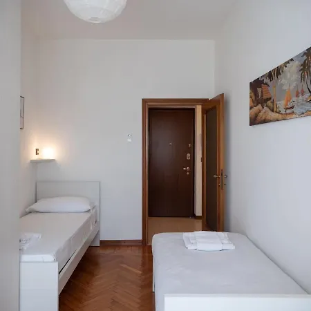 The Best Rent - Modern Two Bedroom In Apartmán Milán