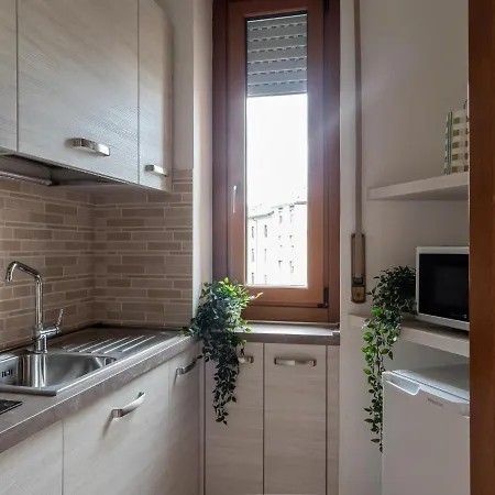 The Rent - Modern Two Bedroom In ميلان