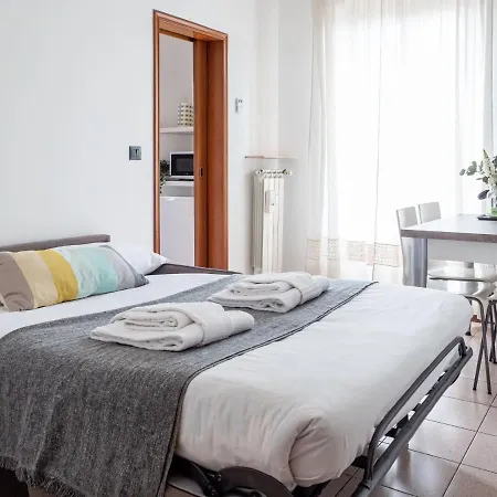The Rent - Modern Two Bedroom In ميلان