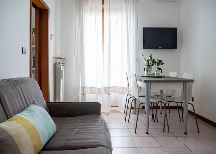 شقة The Rent - Modern Two Bedroom In ميلان