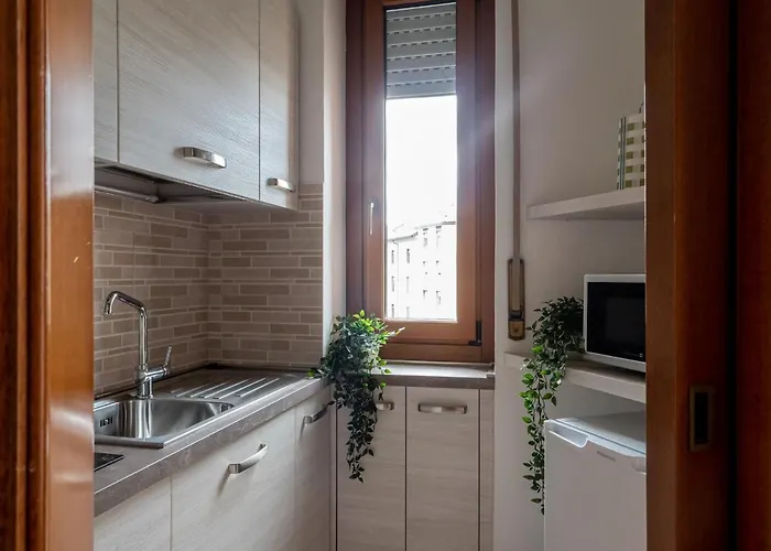 The Rent - Modern Two Bedroom In ميلان
